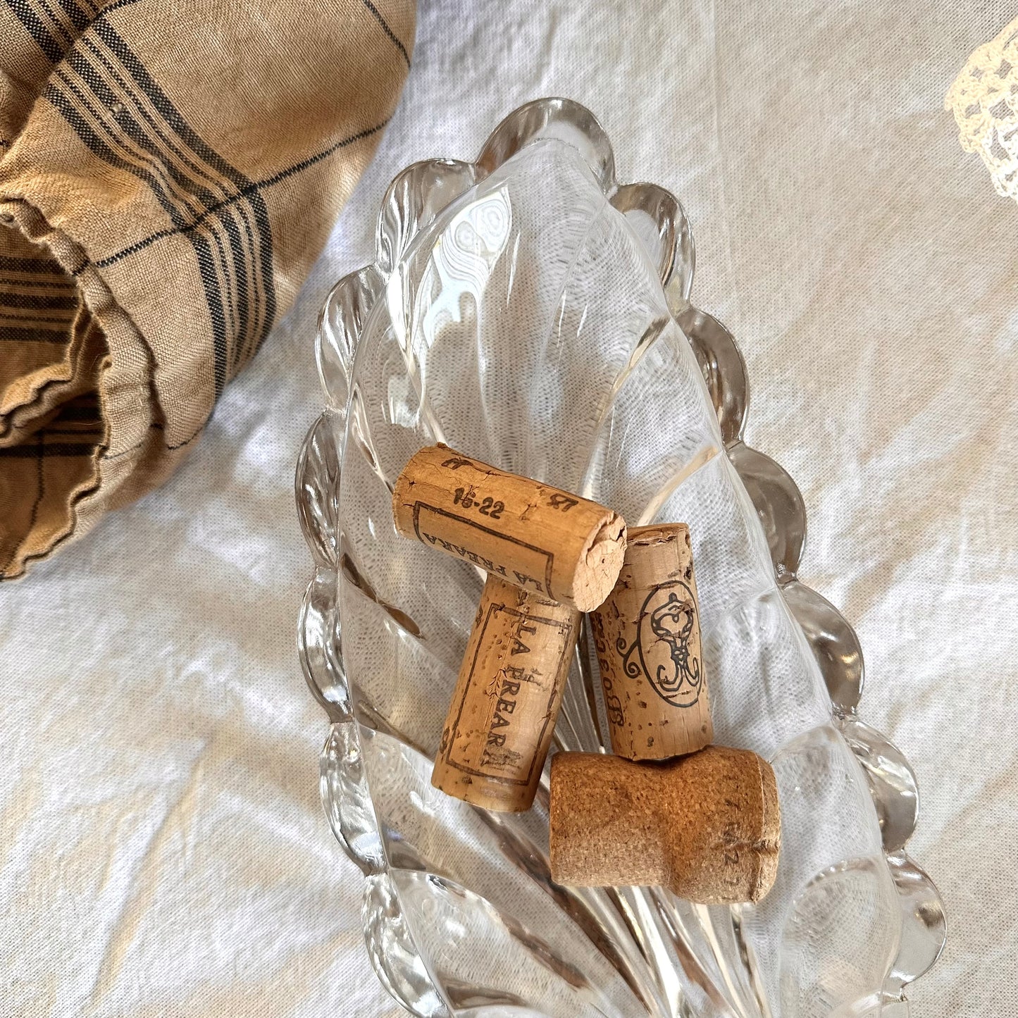 Glass shell bowl